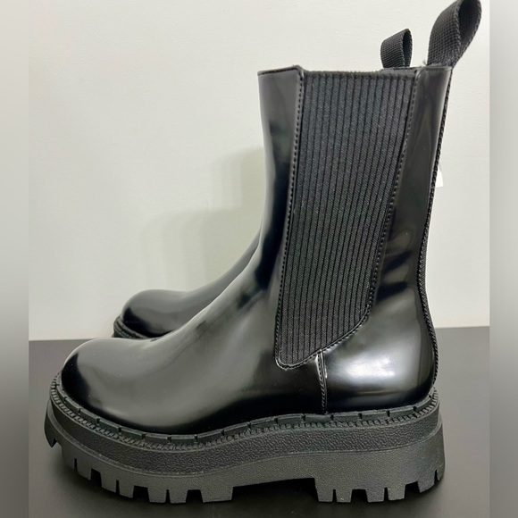 Zara Chelsea Boots - Picture 2 of 6